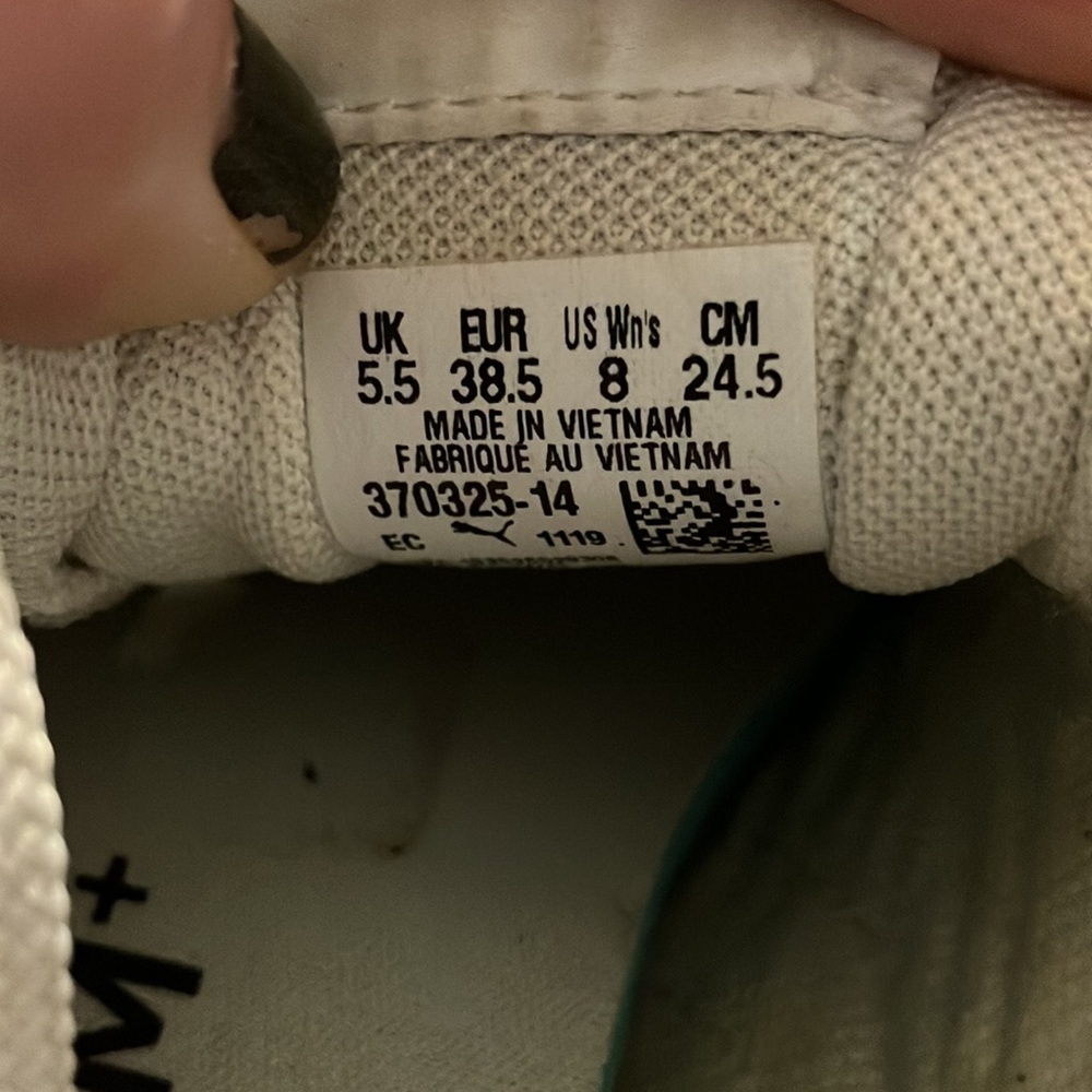 🧜♀️ Puma Classic Woman’s Sneakers, Size 8 - Picture 5 of 8